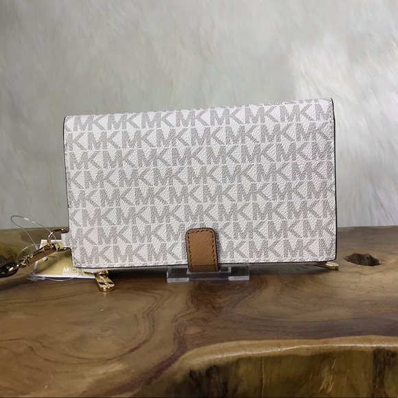 Michael Kors Jet Set Travel Double Zip Wristlet - Picture 4 of 8